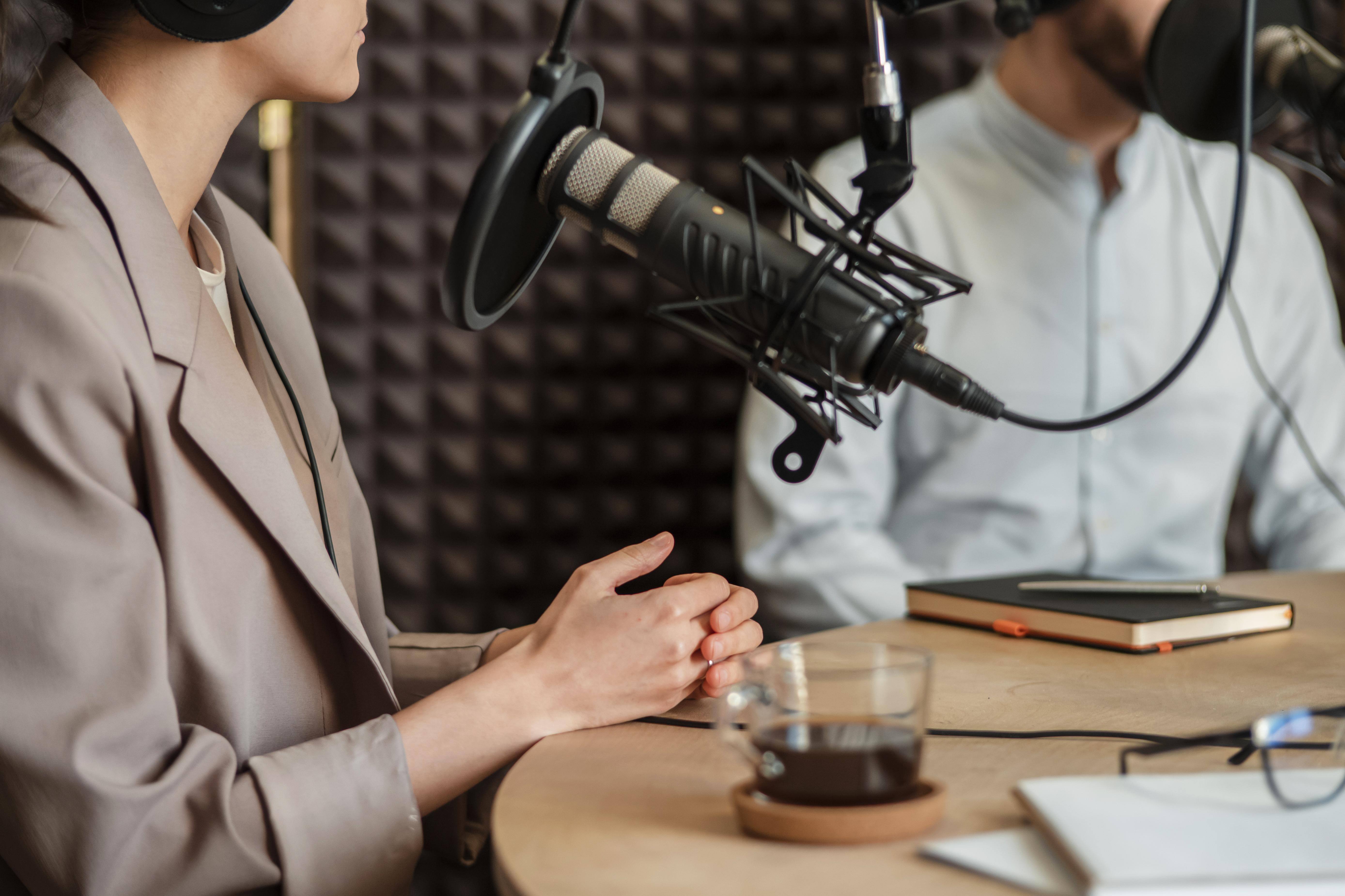 How to Start a Podcast in 2024: A Complete Guide for Marketing Experts